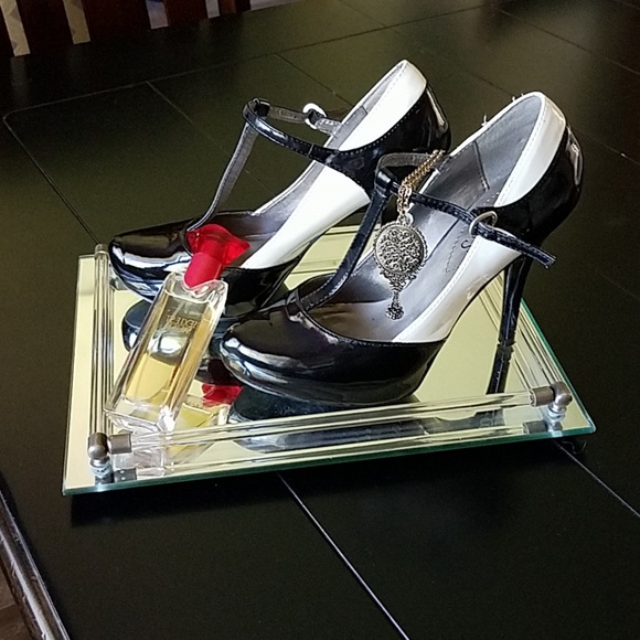 Guess Shoes - Black and white heels